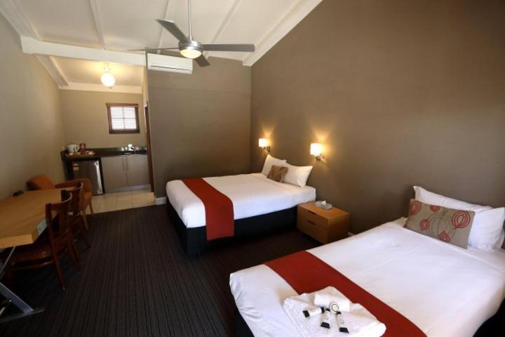 Rose & Crown Hotel เพิร์ท ภายนอก รูปภาพ